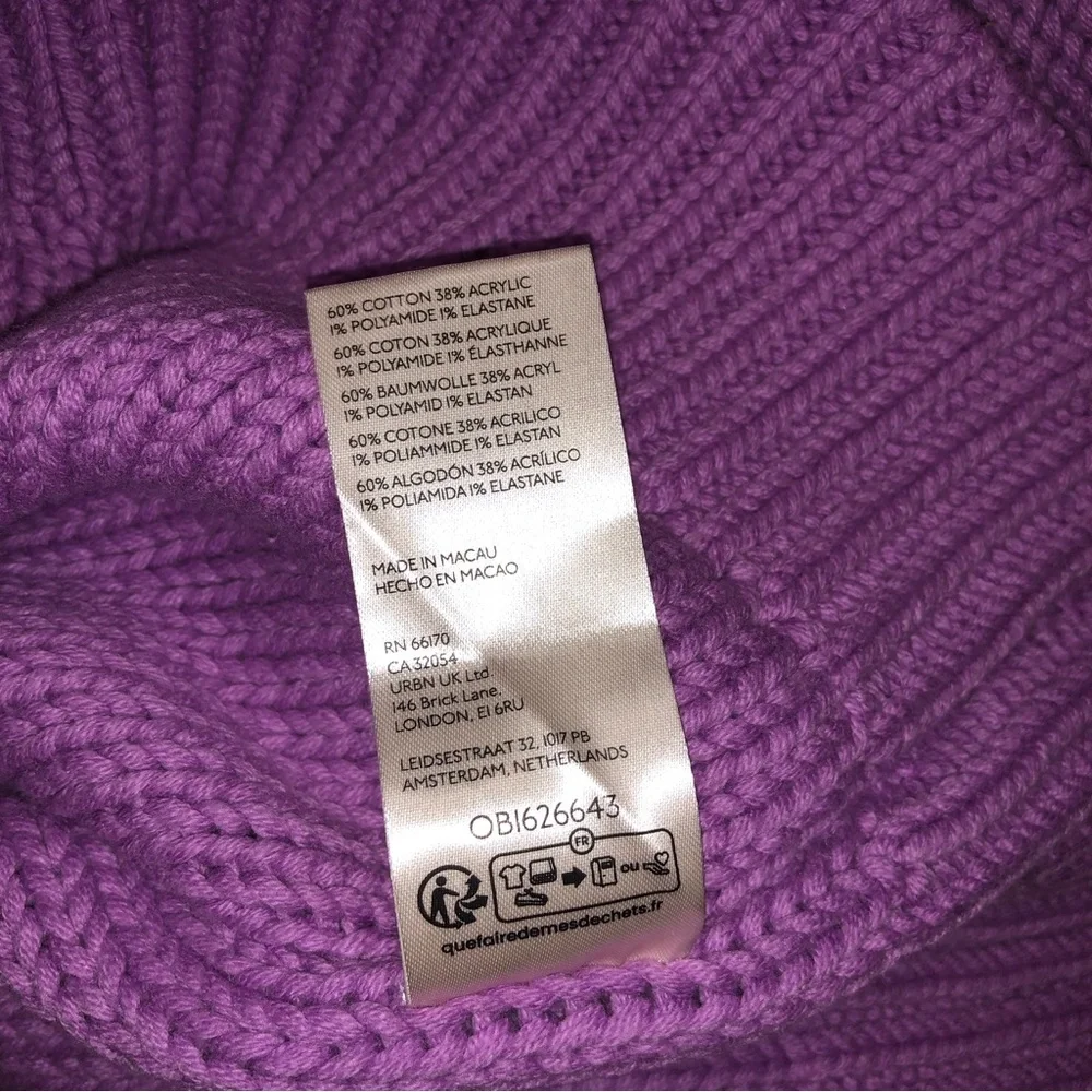 NWOT Alli V-Neck sweater by Free People in size XS